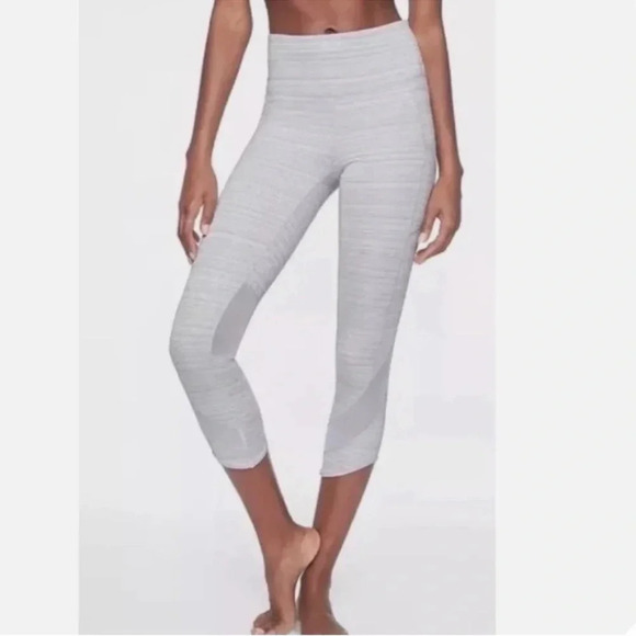 Athleta Chat To Town High Rise gray and white capri leggings size medium - Picture 1 of 11